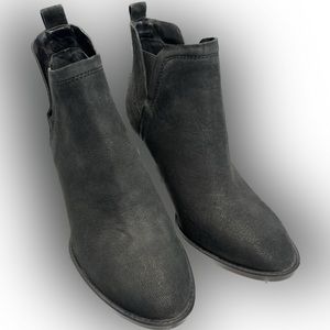 Vince Camuto booties black. Size 9